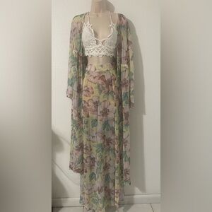 NWT Zara Floral Length Kimono & Wide Leg Matching Pants Size Medium